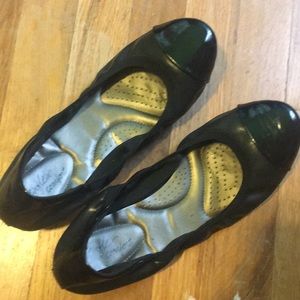 Black ballet flat size 10